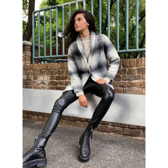 Aritzia Jackets & Blazers - Aritzia Wilfred Free Off Duty Wool One Button Jacket White Black Plaid XS